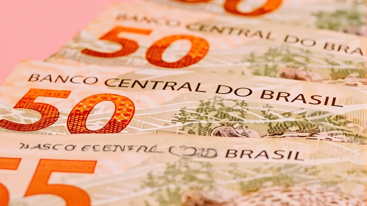 Governo reduz projeção do salário mínimo para 2026 para R$ 1.627